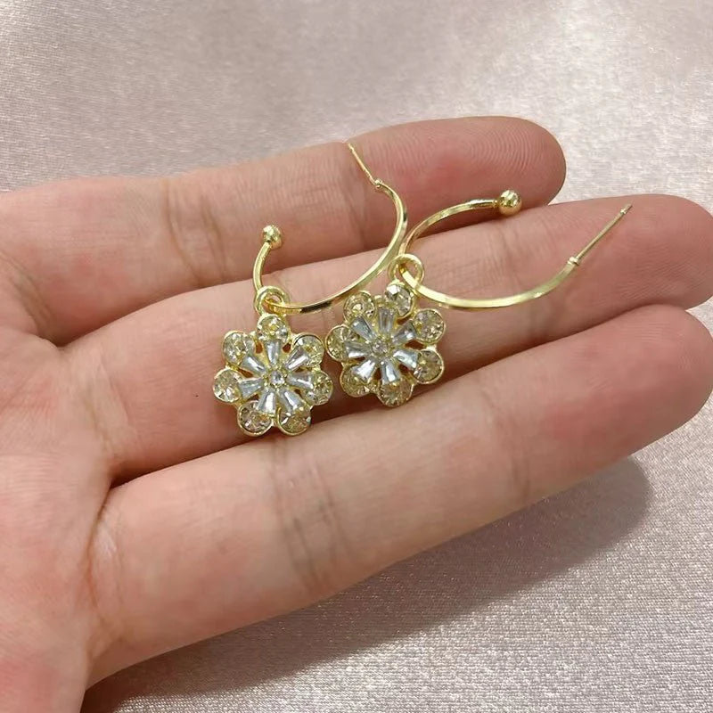 Flower Short Earrings