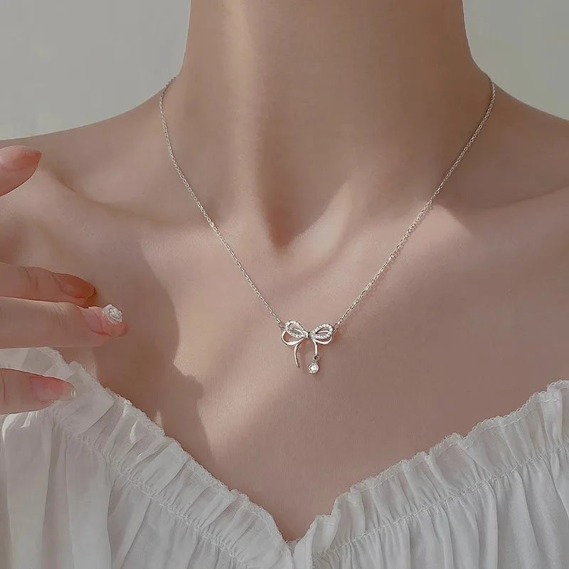 Elegant Scrub Bow Pendant Necklace